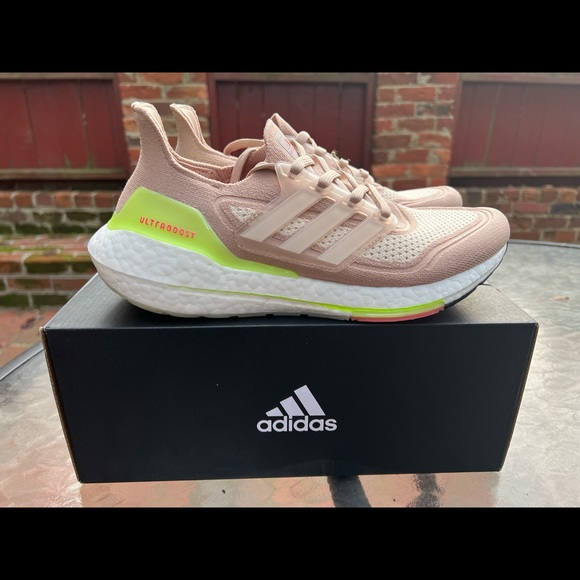 Adidas Ultraboost 21 - Picture 1 of 6